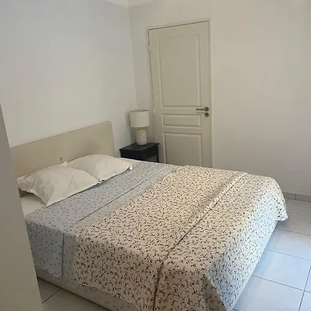 Jolie 100m De Monaco Daire